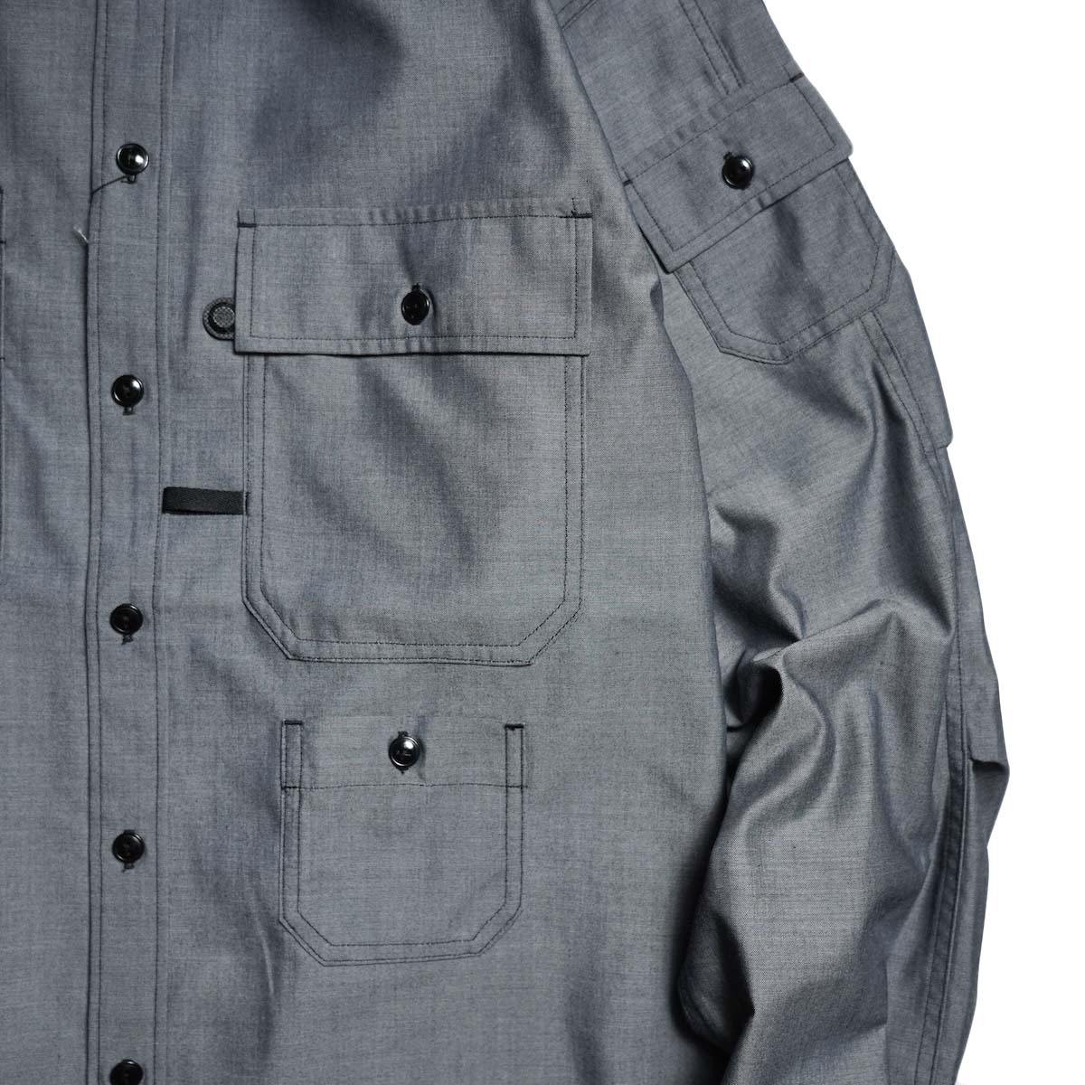 DAIWA PIER39 / TECH MULTI POCKET CHAMBRAY SHIRT L/S (Black)