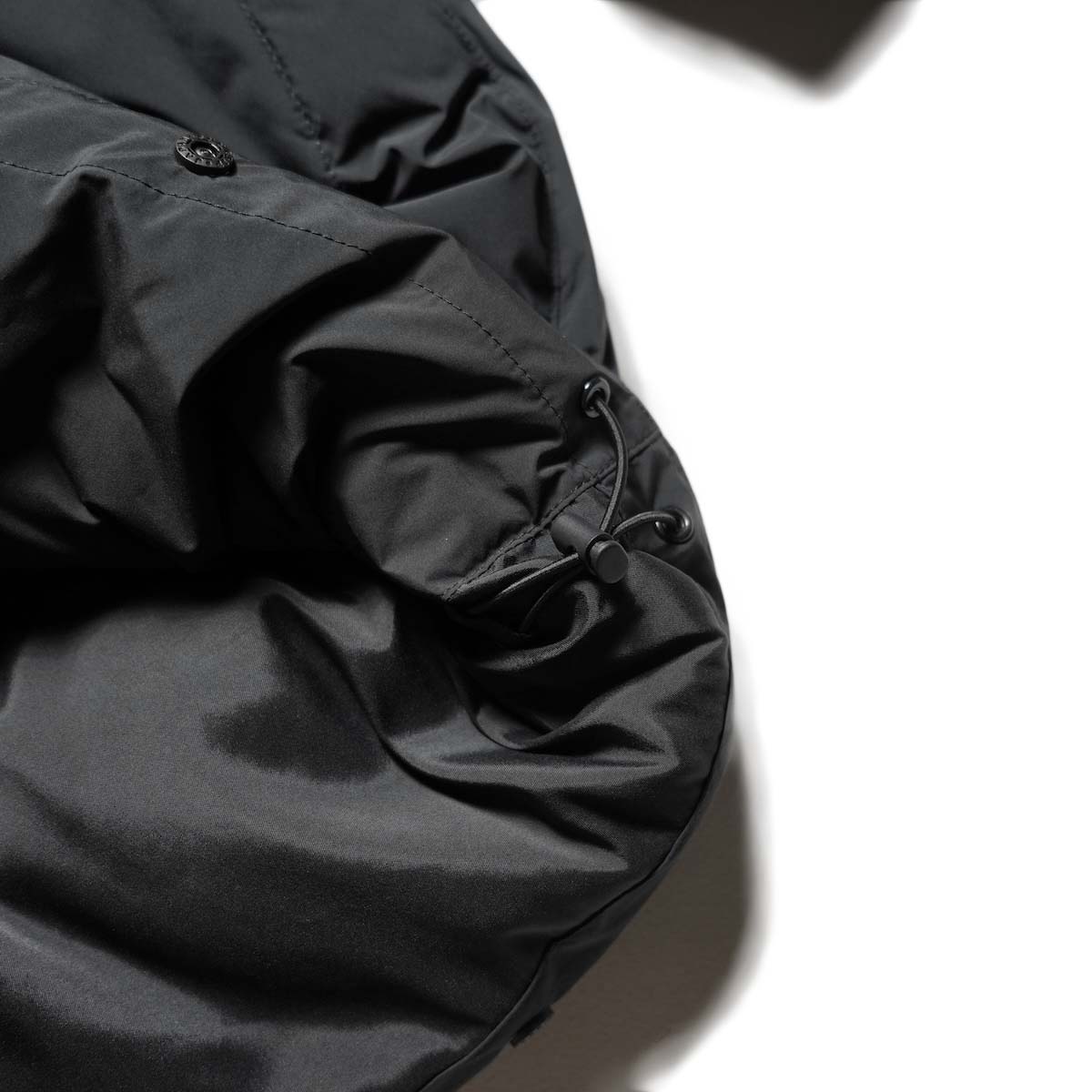 DAIWA PIER39 / W"s TECH 2WAY CADET DOWN PARKA (Black) 裾コード