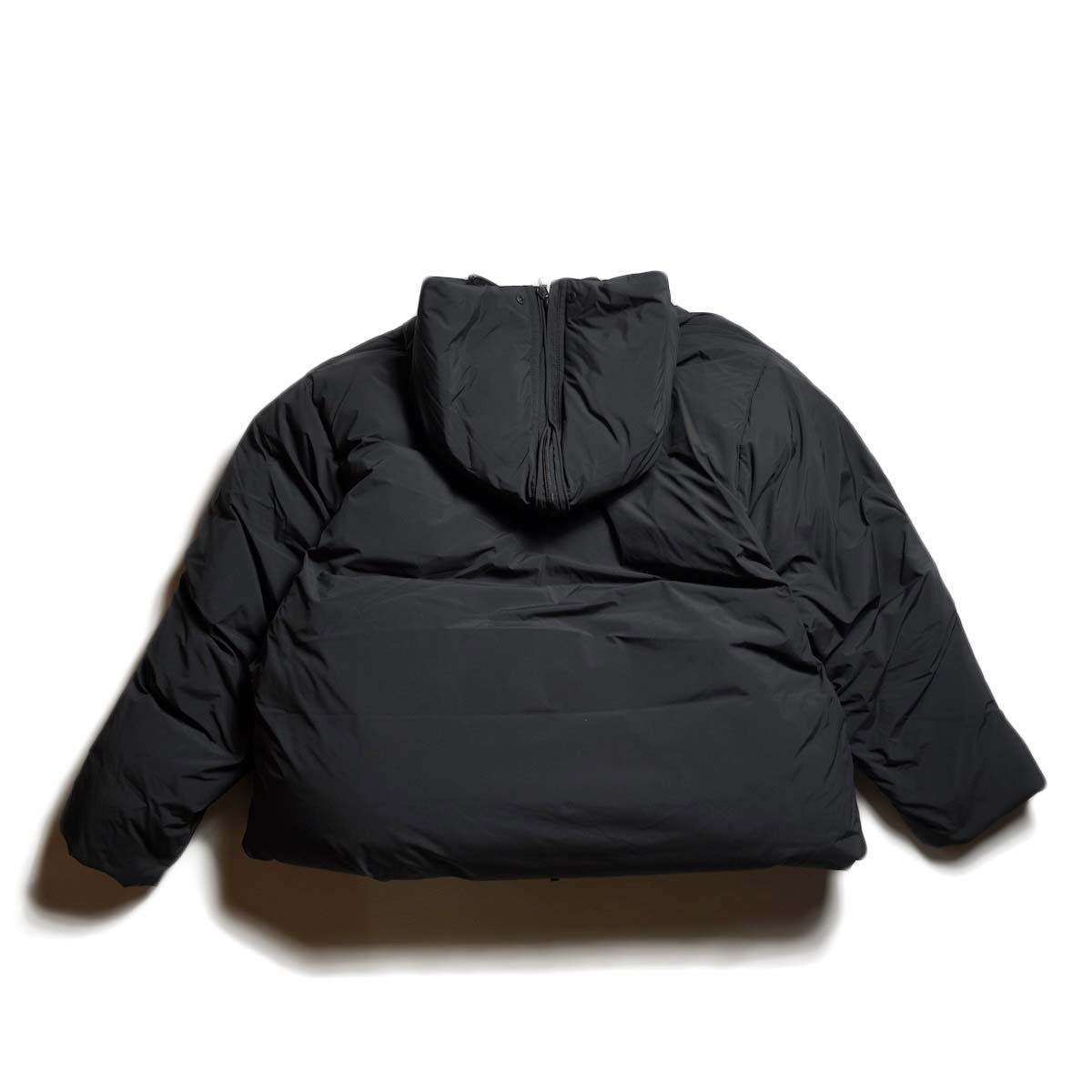DAIWA PIER39 / W"s TECH 2WAY CADET DOWN PARKA (Black) ショート丈 - 背面
