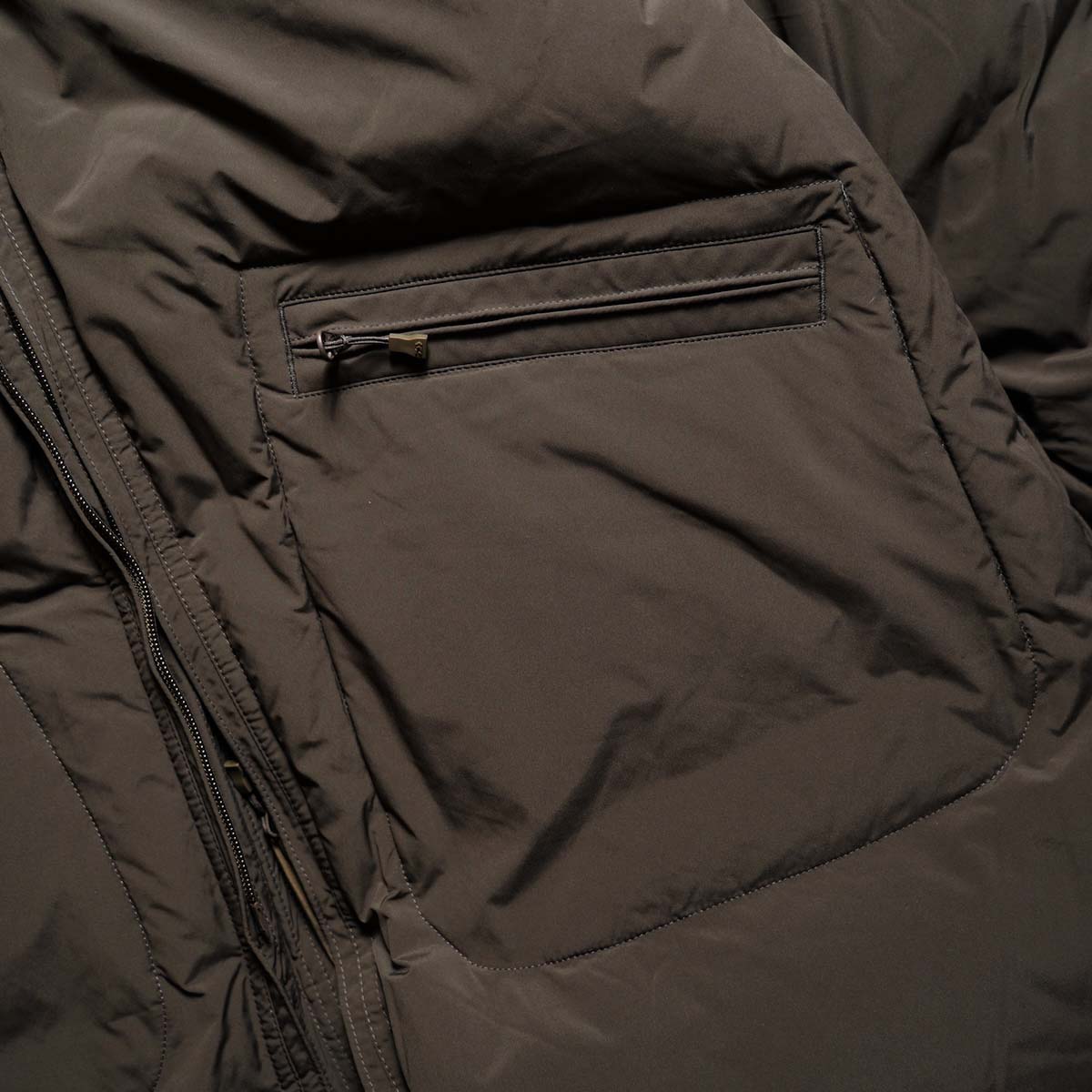DAIWA PIER39 / W"s TECH 2WAY CADET DOWN PARKA (D.Brown) フロントポケット