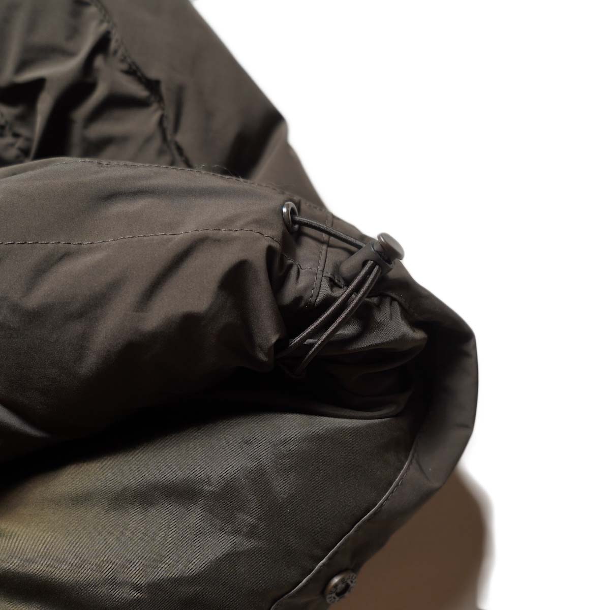 DAIWA PIER39 / W"s TECH 2WAY CADET DOWN PARKA (D.Brown) 裾コード