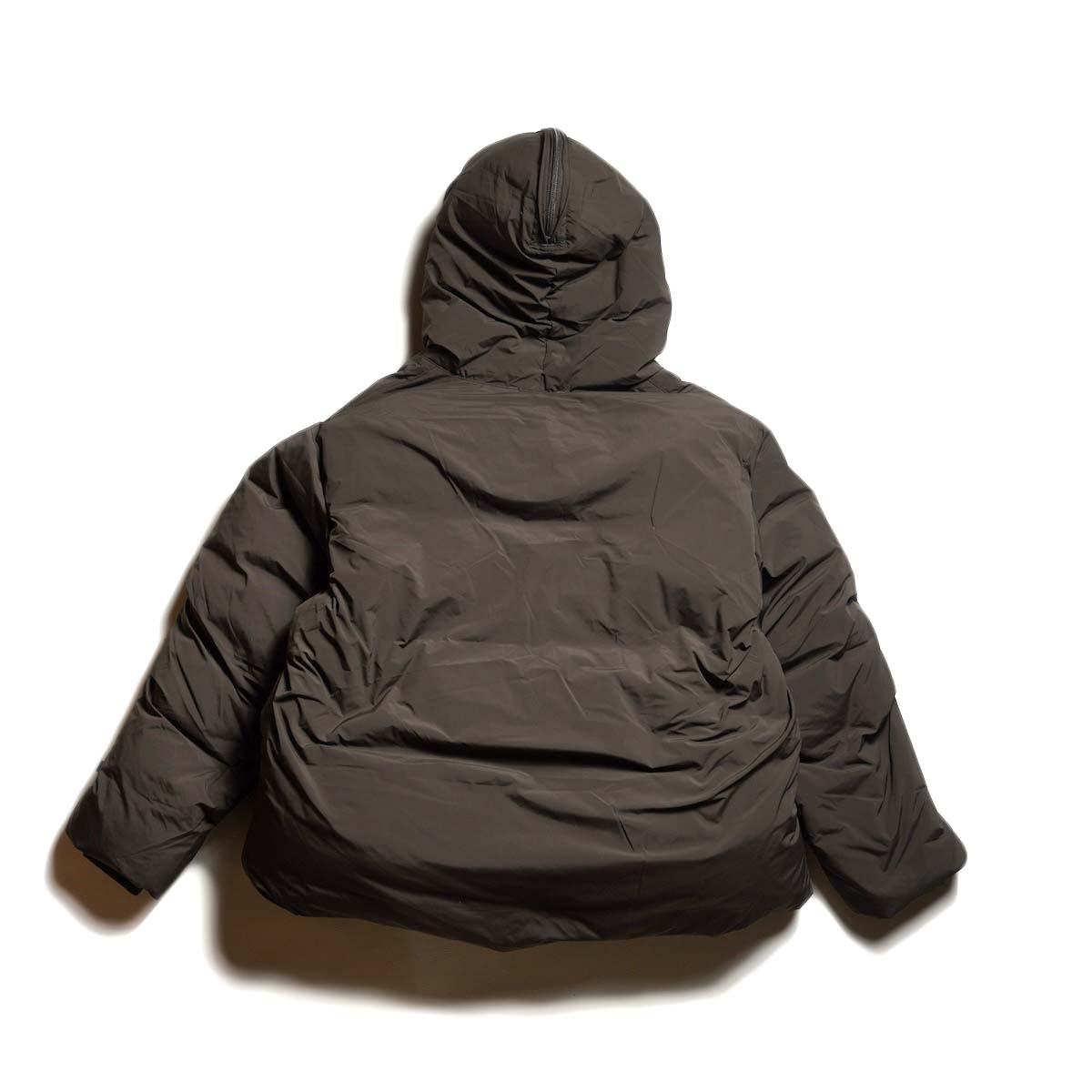 DAIWA PIER39 / W"s TECH 2WAY CADET DOWN PARKA (D.Brown) ショート丈 - 背面