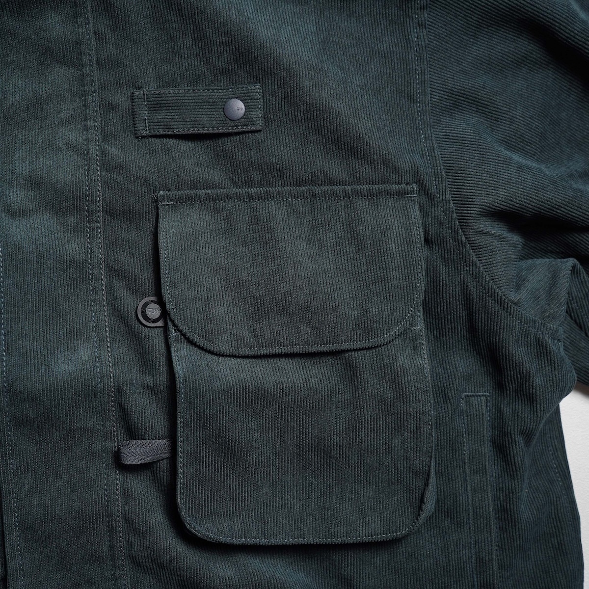 DAIWA PIER39 / TECH WADING JACKET CORDUROY (B.Green) 胸ポケット