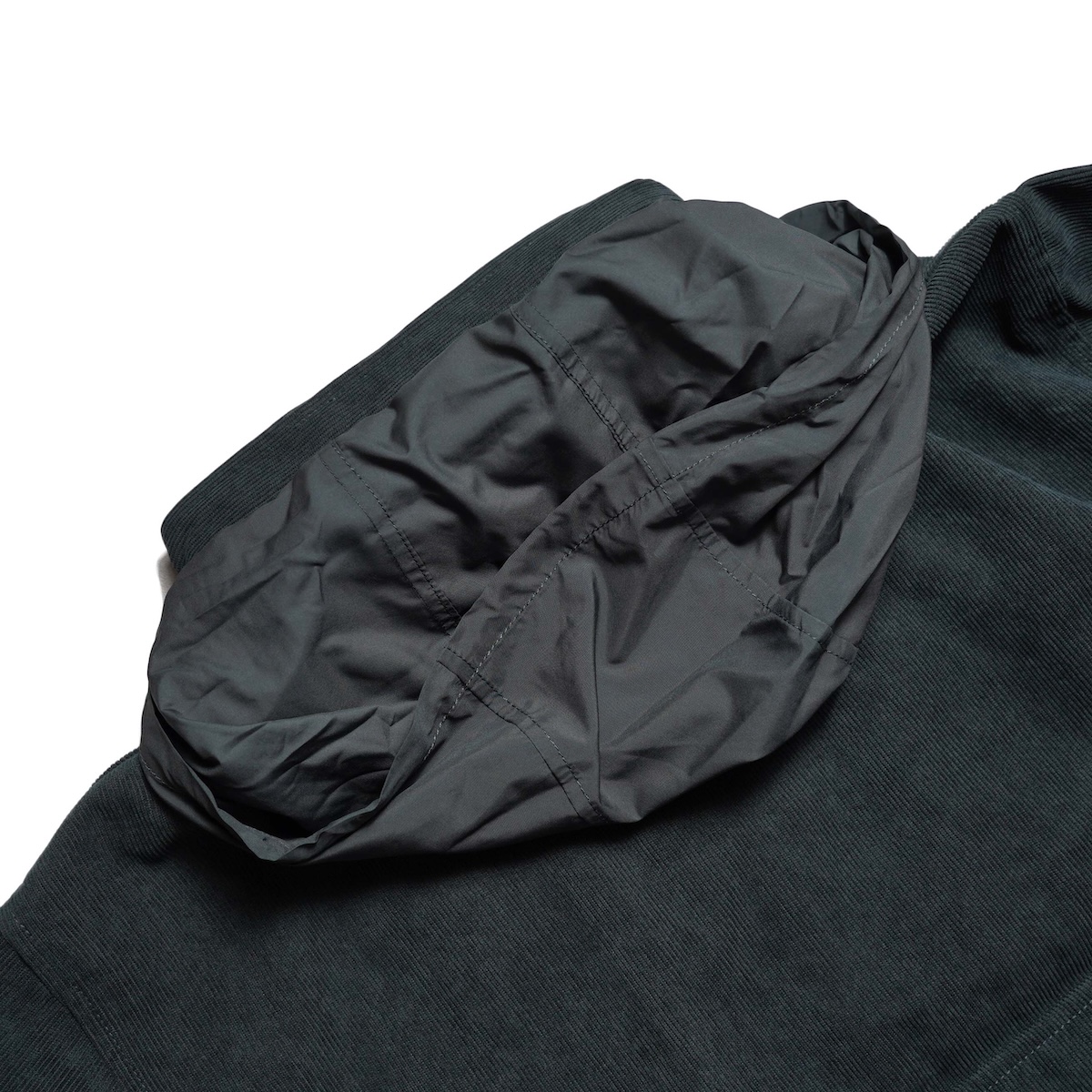 DAIWA PIER39 / W"s TECH WADING JACKET CORDUROY (B.Green) フード / 背面