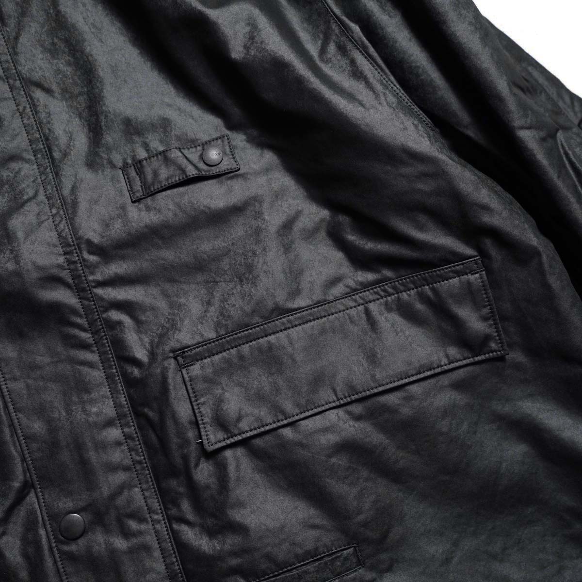 DAIWA PIER39 / TECH BRITISH SHORT HUNTER JACKET (Black) フロントディテール