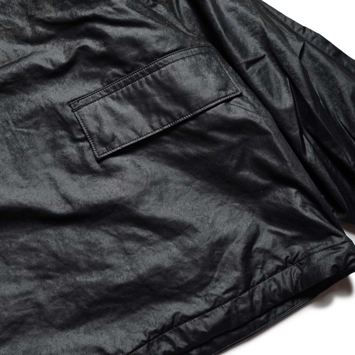 DAIWA PIER39 / TECH BRITISH SHORT HUNTER JACKET (Black) 背面ポケット
