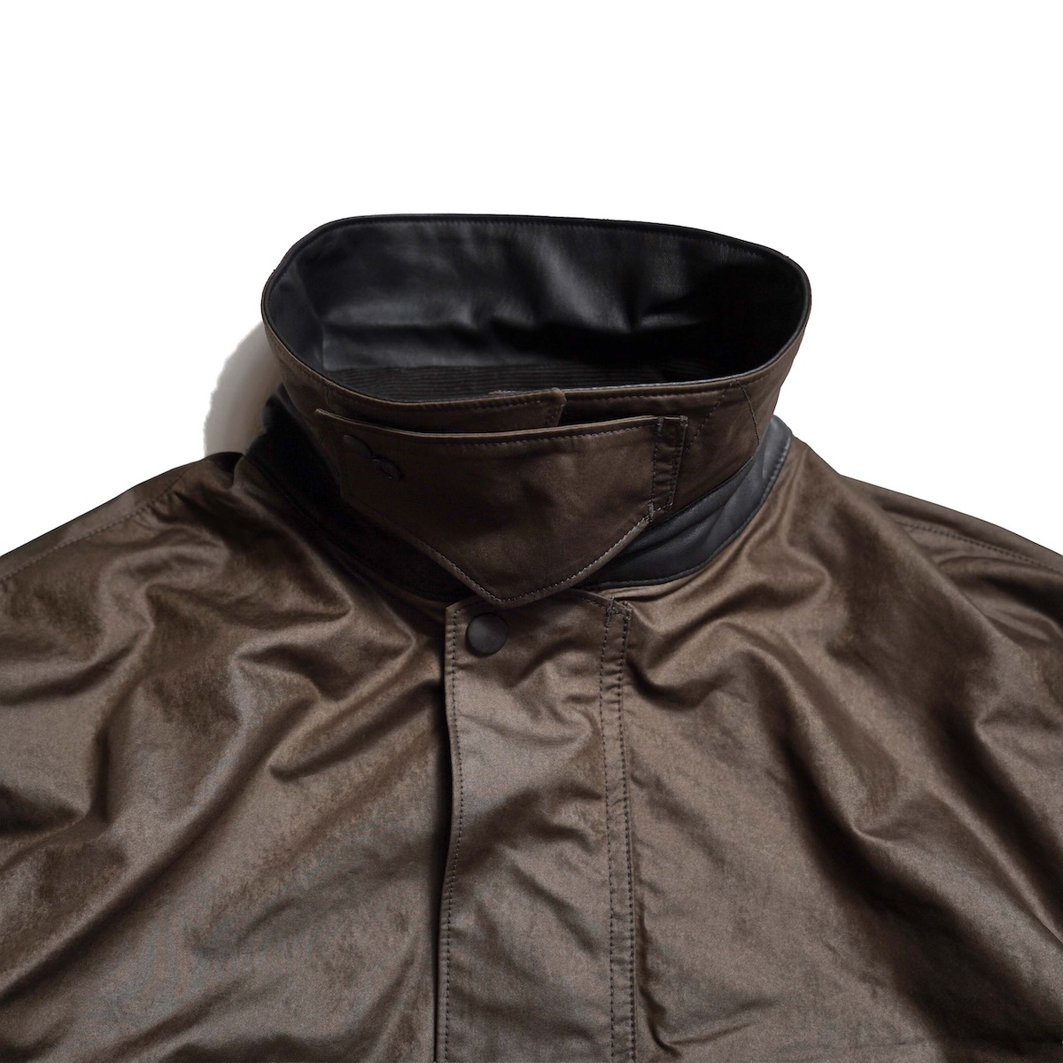 DAIWA PIER39 / TECH BRITISH SHORT HUNTER JACKET (D.Brown) チンストラップ