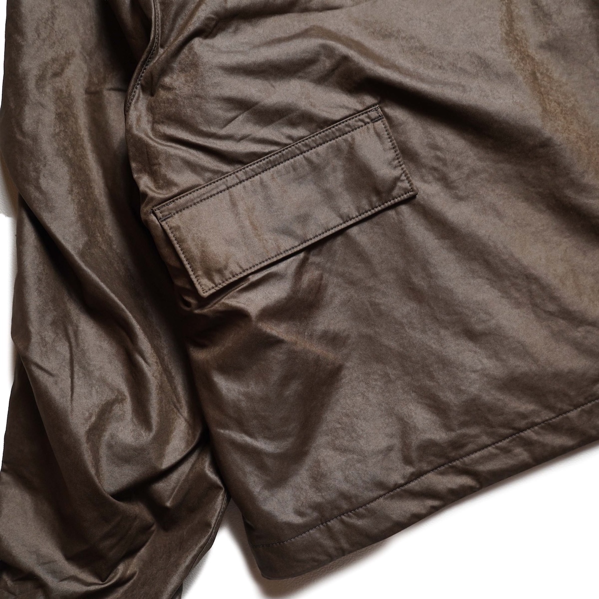 DAIWA PIER39 / TECH BRITISH SHORT HUNTER JACKET (D.Brown) 背面ポケット