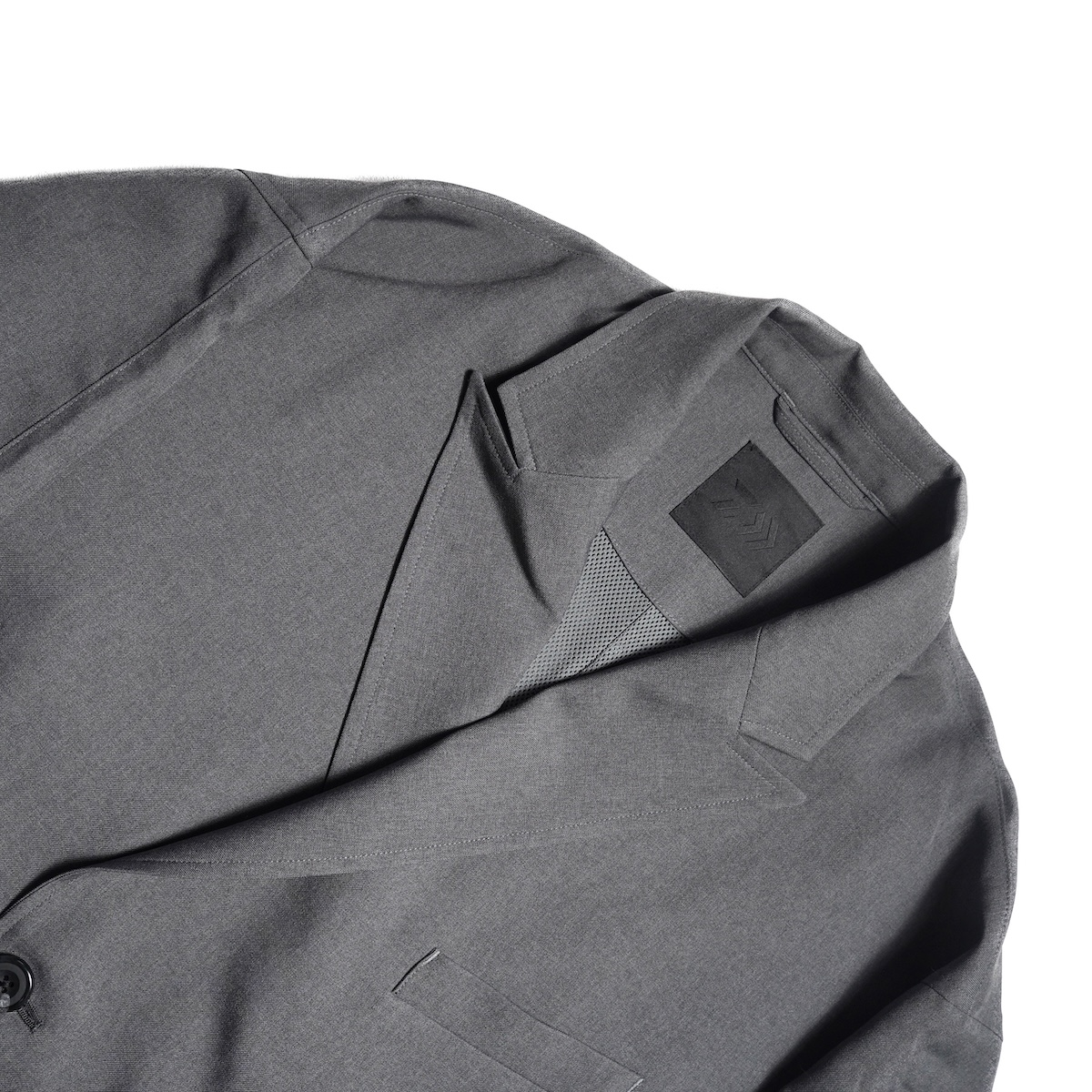 DAIWA PIER39 / TECH DOUBLE-BREASTED JACKET (Charcoal)