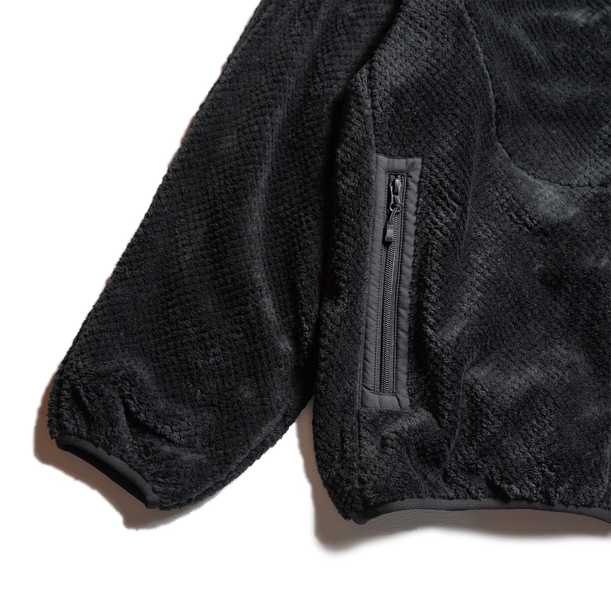 DAIWA PIER39 / TECH MIL FLEECE JACKET (Black) 袖先