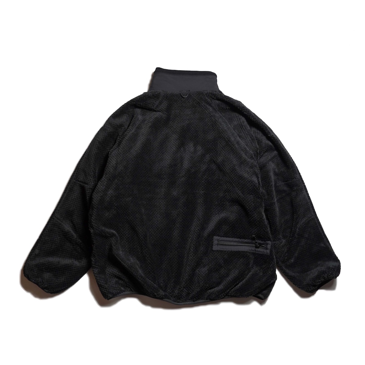 DAIWA PIER39 / TECH MIL FLEECE JACKET (Black) 背面