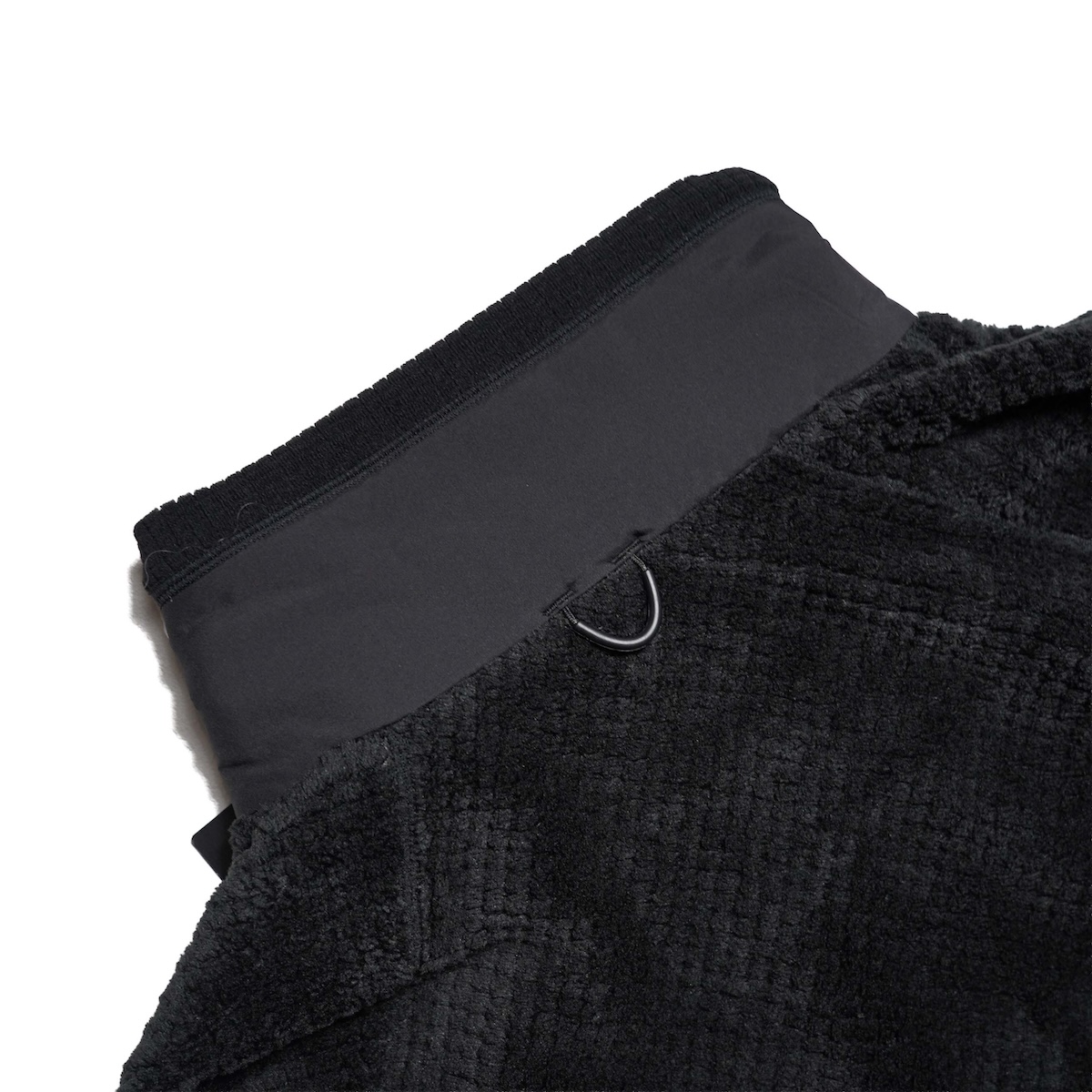 DAIWA PIER39 / TECH MIL FLEECE JACKET (Black)  襟元