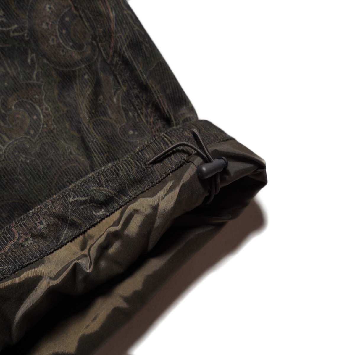 DAIWA PIER39 / W's TECH MECHANICS PANTS CORDUROY PAISLEY (D.Brown) 裾、ドローコード