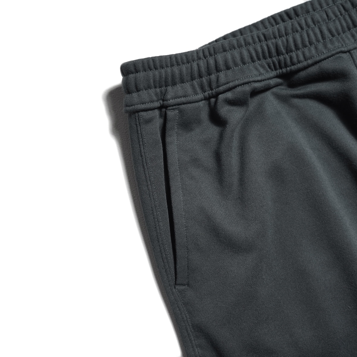 DAIWA PIER39 / TECH SWEAT PANTS (Ink Black)