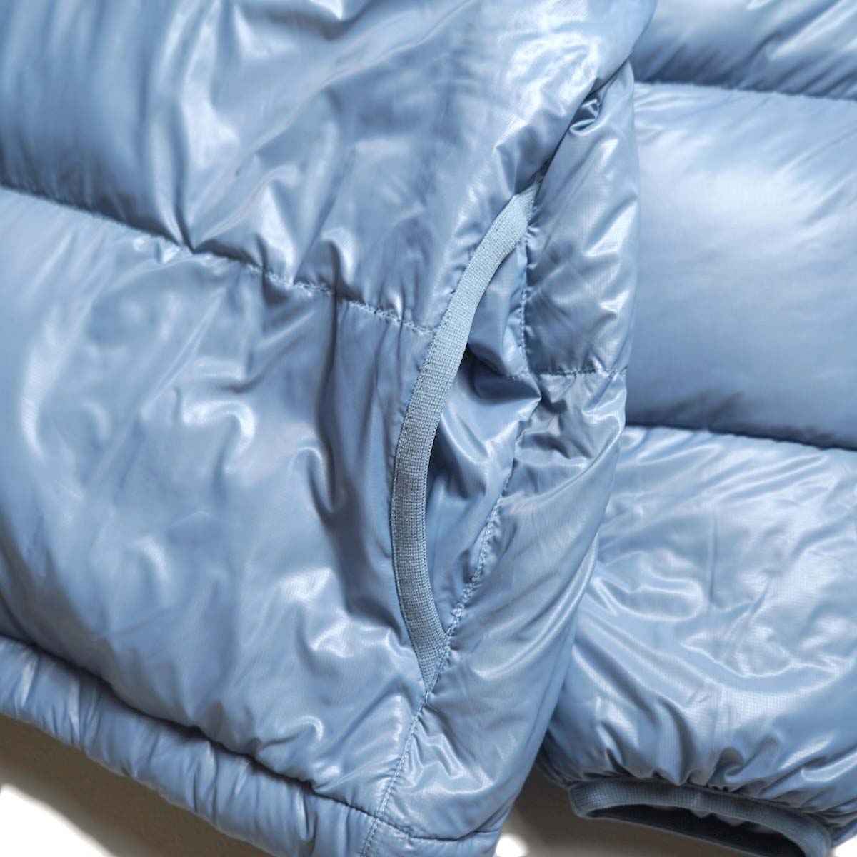 DAIWA PIER39 / W's TECH ULTRA LIGHT DOWN JACKET (LT.Blue) サイドポケット