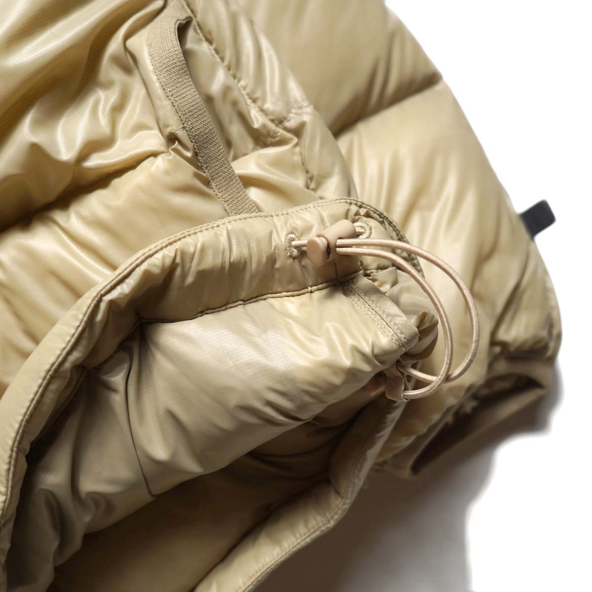 DAIWA PIER39 / W"s TECH ULTRA LIGHT DOWN JACKET (Beige) 裾コード