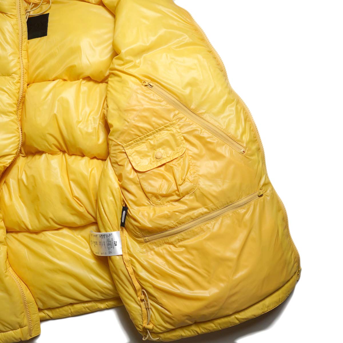 DAIWA PIER39 / W's TECH ULTRA LIGHT DOWN JACKET (Bright Yellow) 内ポケット①
