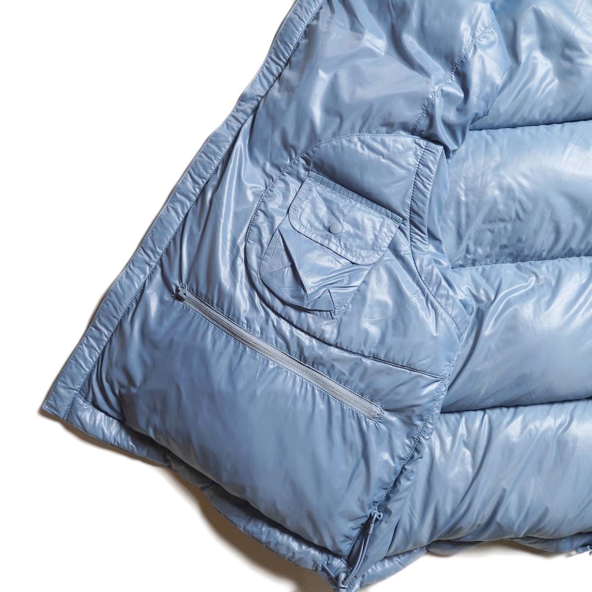 DAIWA PIER39 / W's TECH ULTRA LIGHT DOWN VEST (LT.Blue) 内ポケット②