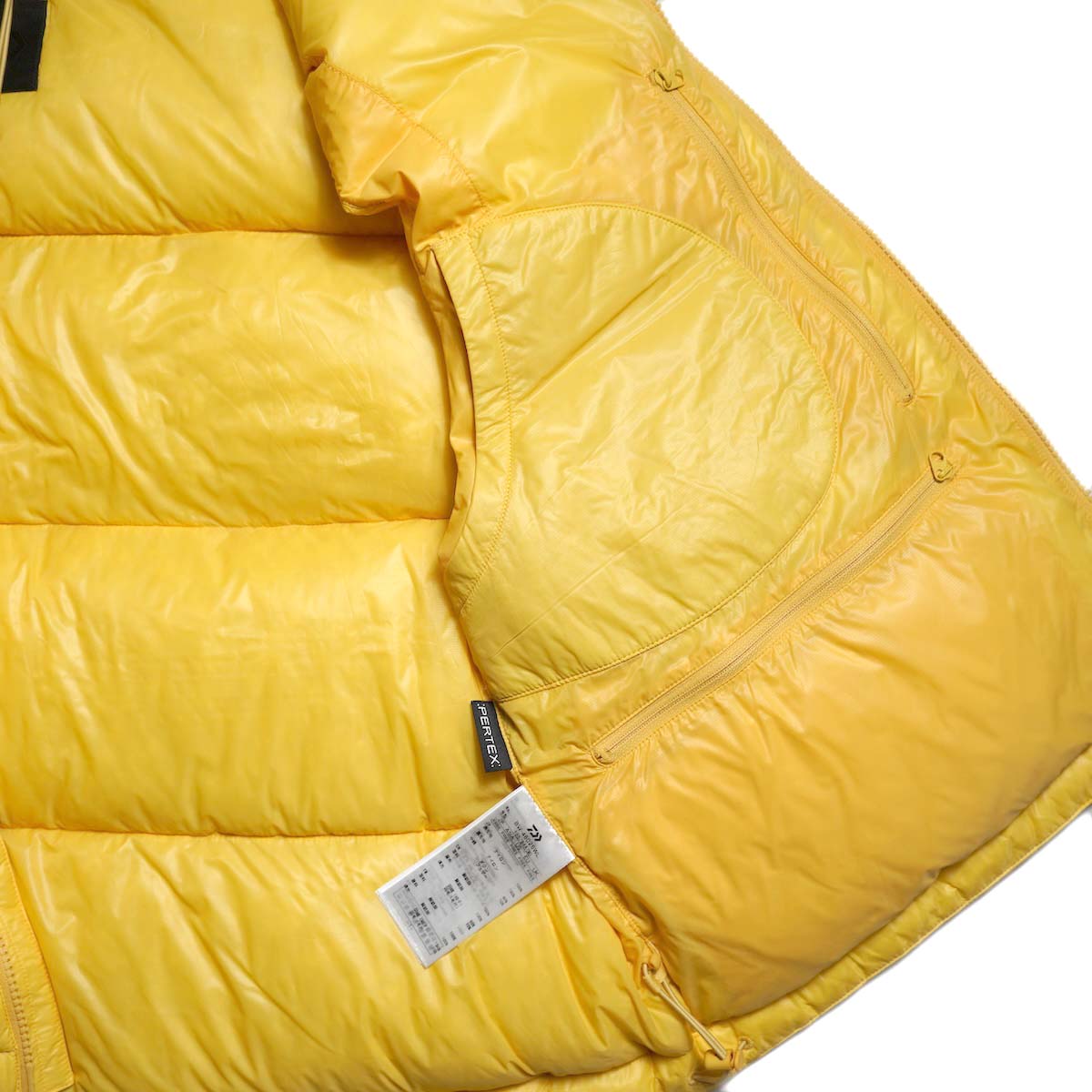 DAIWA PIER39 / W's TECH ULTRA LIGHT DOWN VEST (Bright Yellow) 内ポケット①