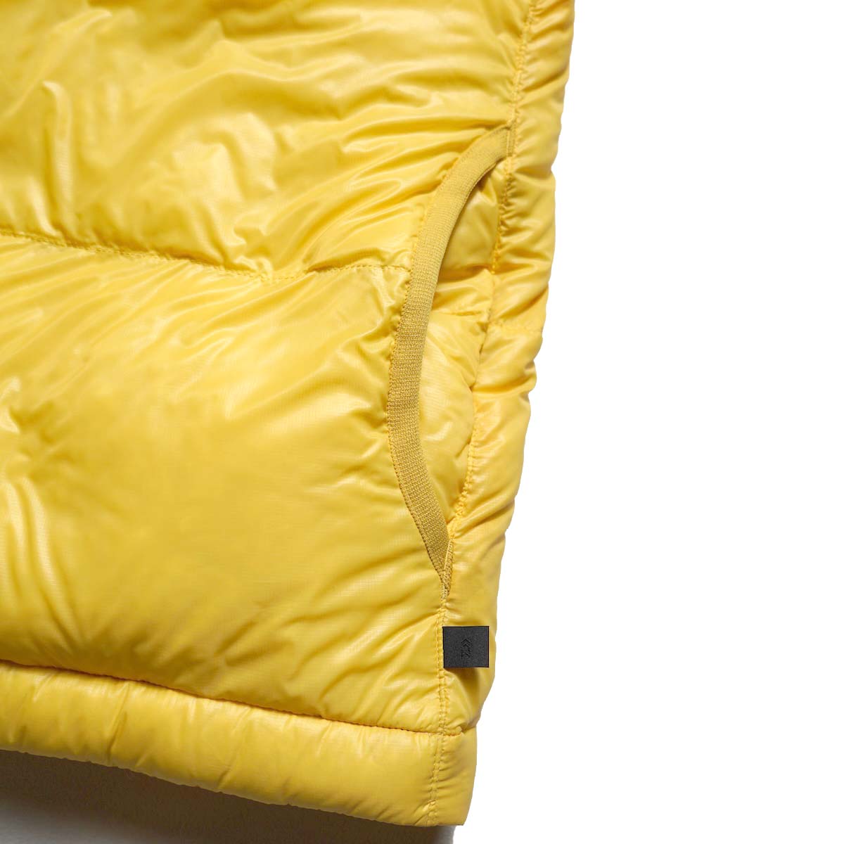DAIWA PIER39 / W's TECH ULTRA LIGHT DOWN VEST (Bright Yellow) サイドポケット