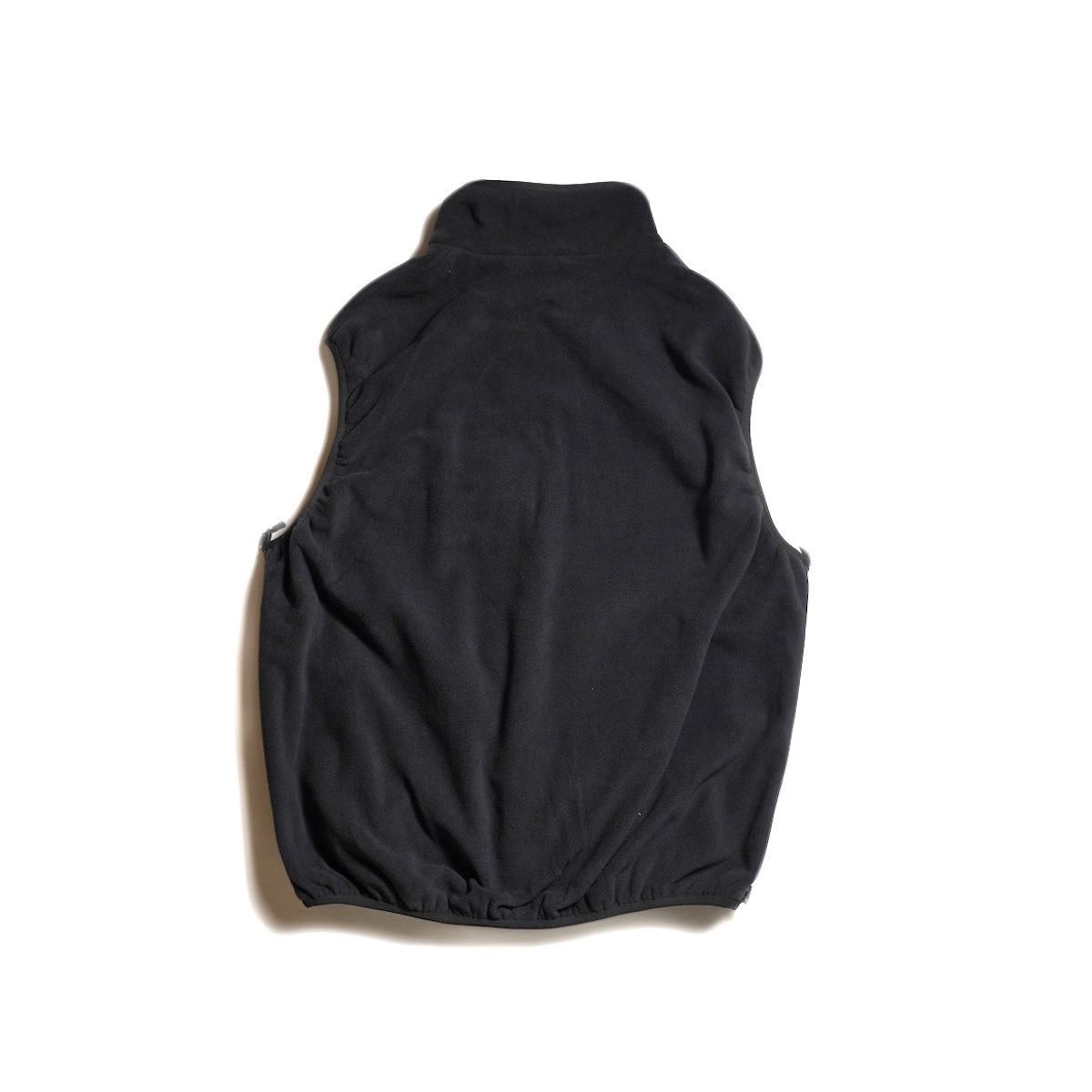 DAIWA PIER39 / TECH REVERSIBLE PULLOVER PUFF VEST (Black)