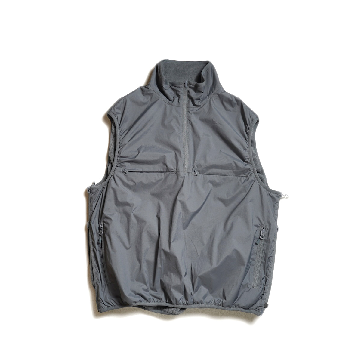 DAIWA PIER39 / TECH REVERSIBLE PULLOVER PUFF VEST (Charcoal)