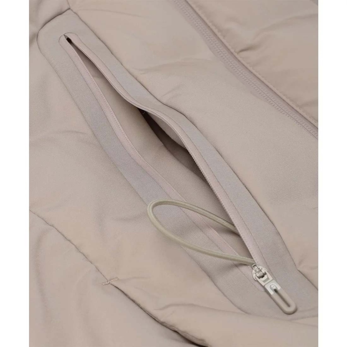 DESCENTE ALLTERAIN / 水沢ダウン マウンテニア L  (Beige) フロントポケット