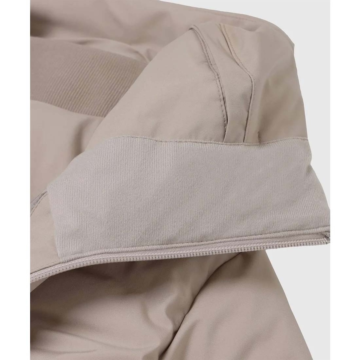 DESCENTE ALLTERAIN / 水沢ダウン マウンテニア L  (Beige) 襟裏