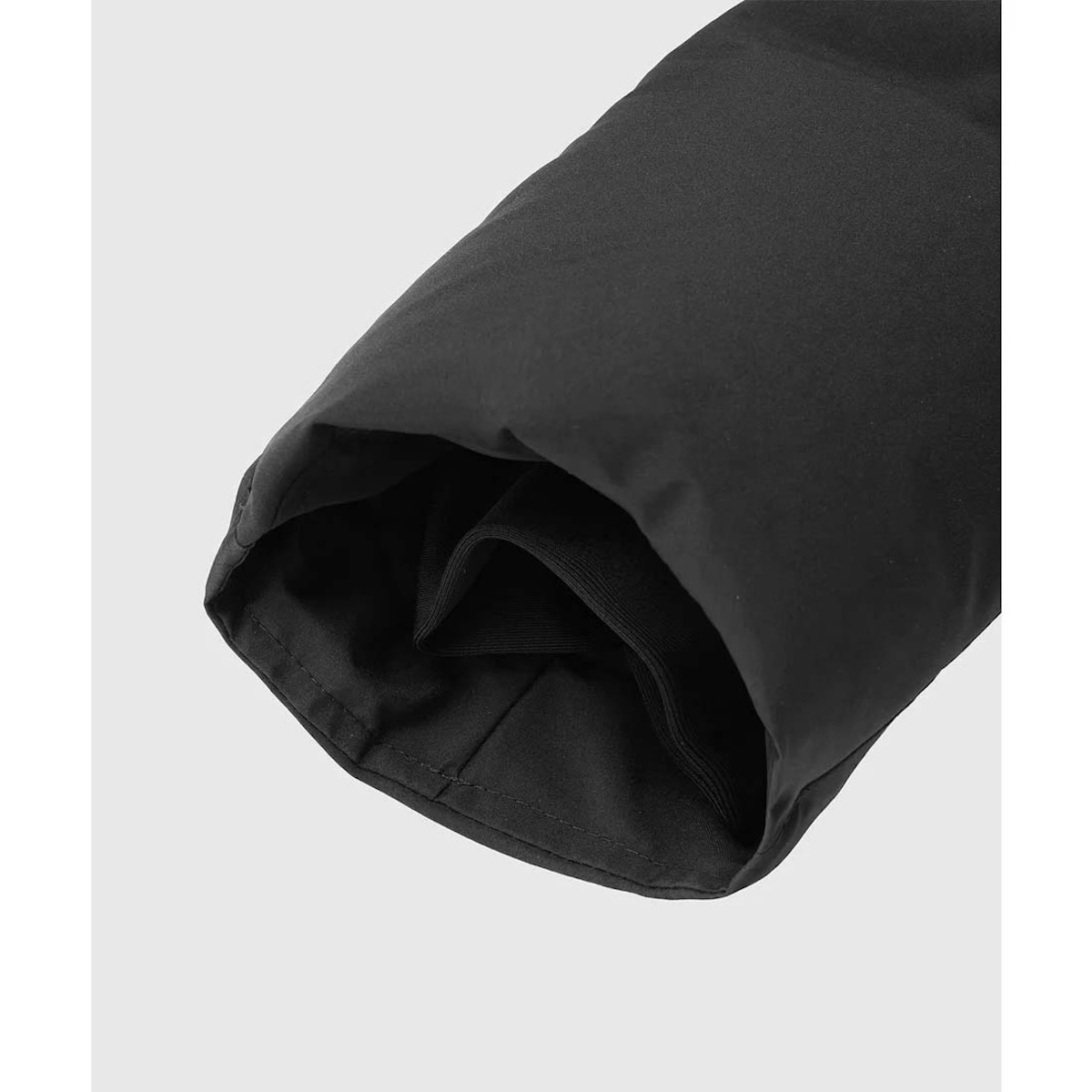 DESCENTE ALLTERAIN / 水沢ダウンオーバーサイズ "マウンテニア" (Black) 袖口