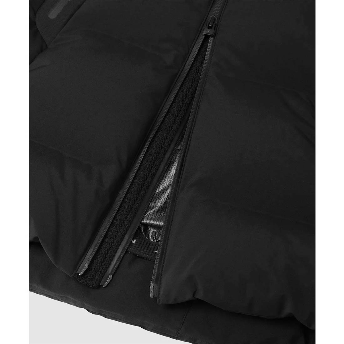 DESCENTE ALLTERAIN / 水沢ダウンオーバーサイズ "マウンテニア" (Black) 裾