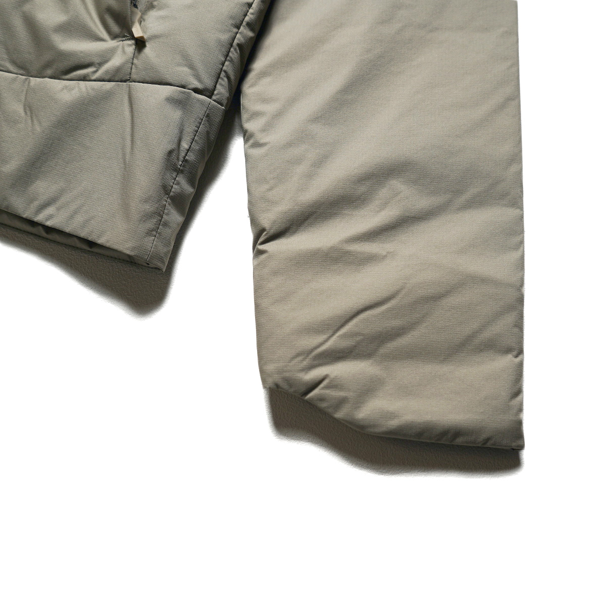 DESCENTE ALLTERRAIN / HEAT CIRCULATION IN-DOWN (Khaki)