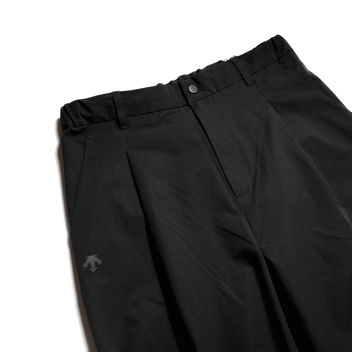 DESCENTE ALLTERRAIN / SEAMLESS STRETCH TAPERED PANTS (Black)