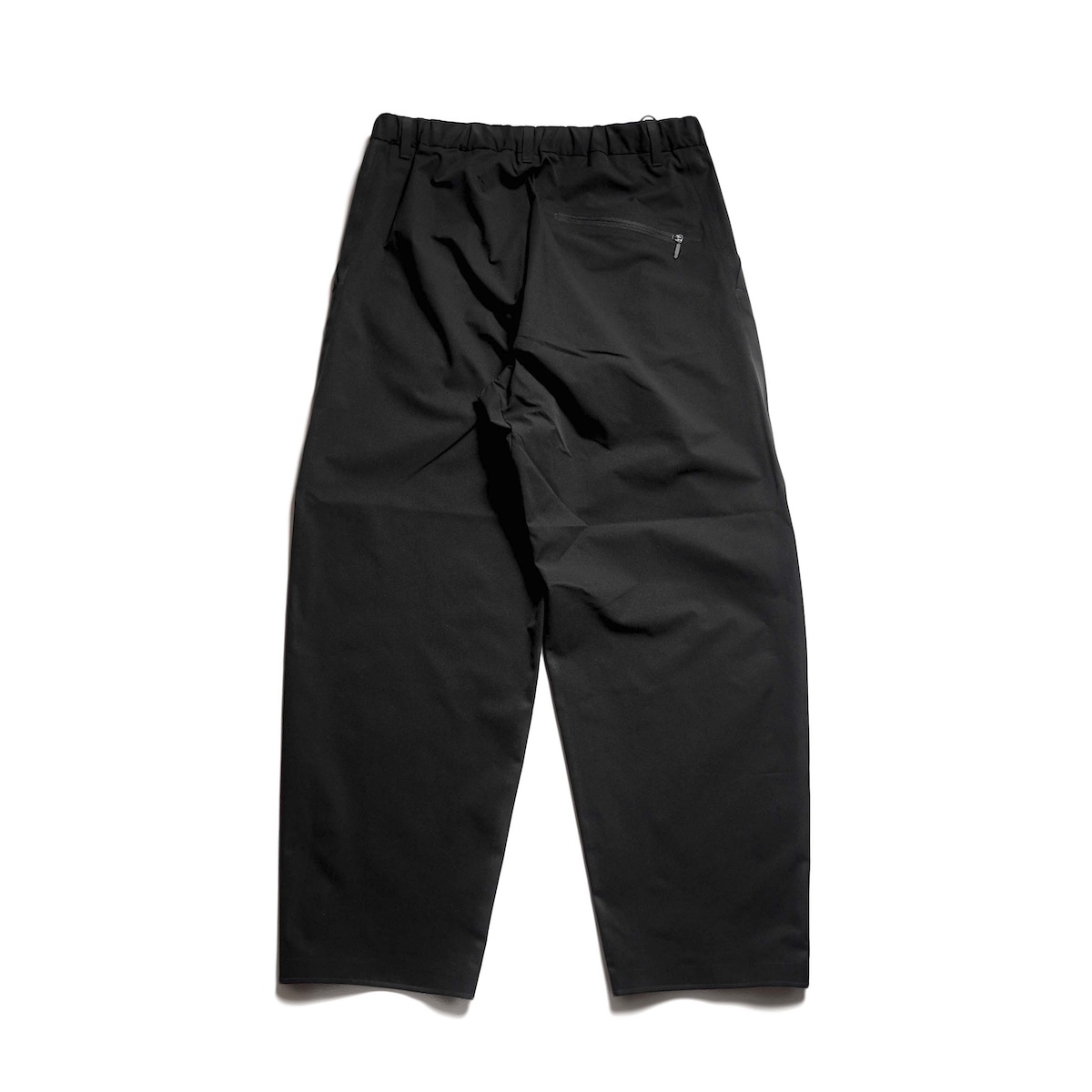 DESCENTE ALLTERRAIN / SEAMLESS STRETCH TAPERED PANTS (Black)