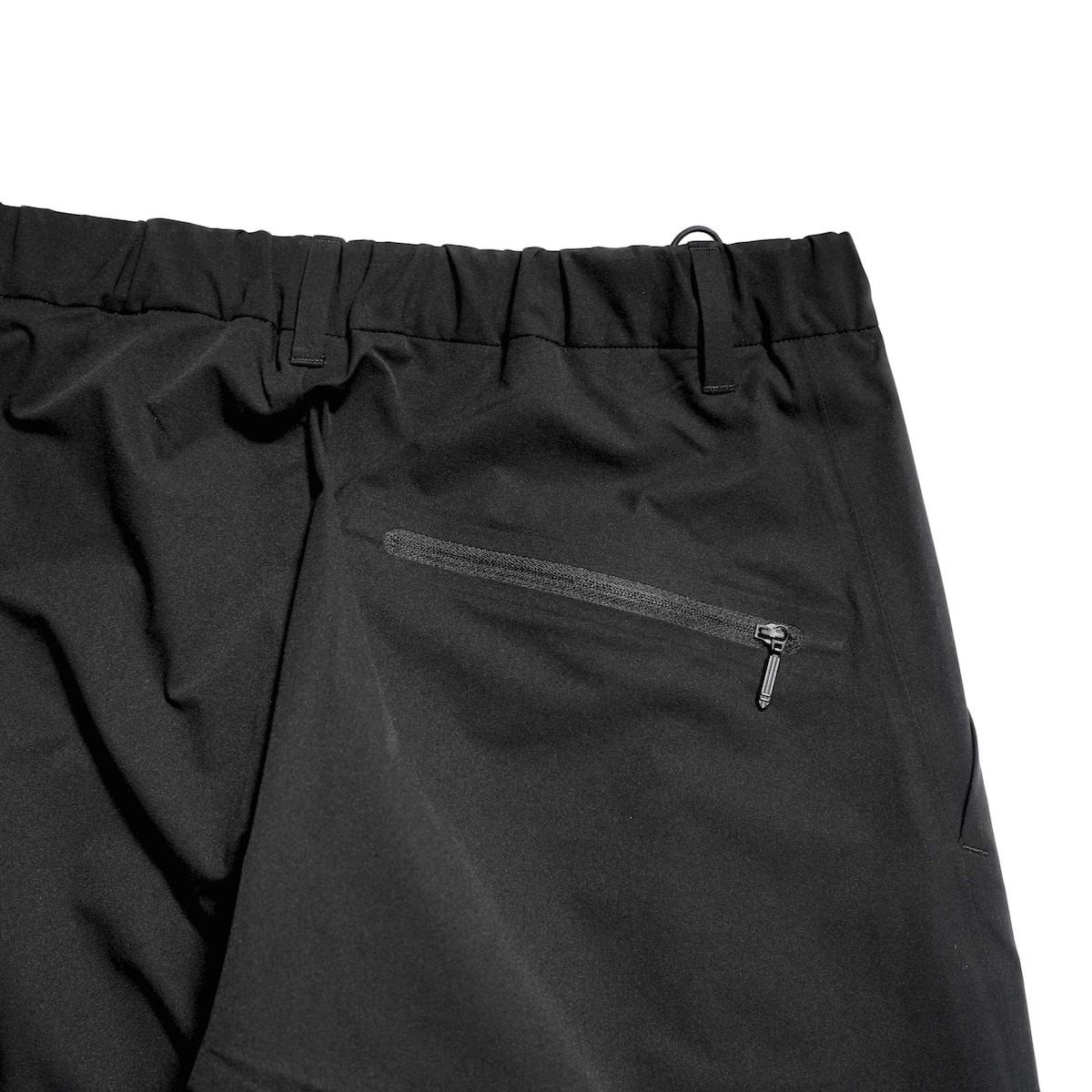 DESCENTE ALLTERRAIN / SEAMLESS STRETCH TAPERED PANTS (Black)
