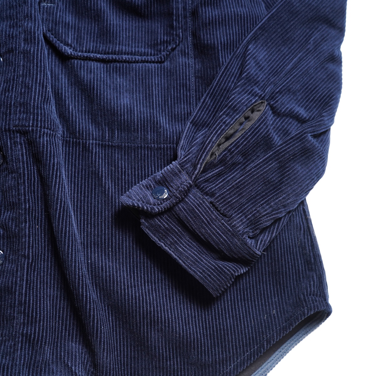 Engineered Garments / CPO Shirt Jacket - 8W Corduroy (Dk.Navy) 袖口、スナップボタン