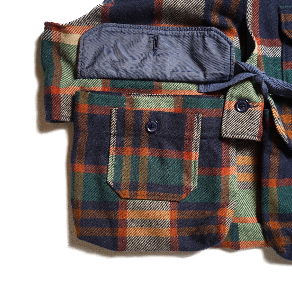 Engineered Garments / Fowl Vest - Heavy Wool Plaid (Navy / Brown) フラップポケット②