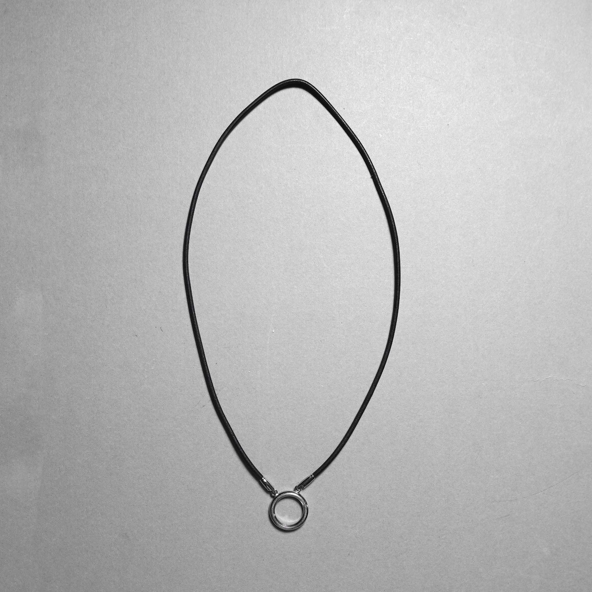 END / EYEGLASSES HOLDER NECKLACE - ROUND FACE (Silver × Black)