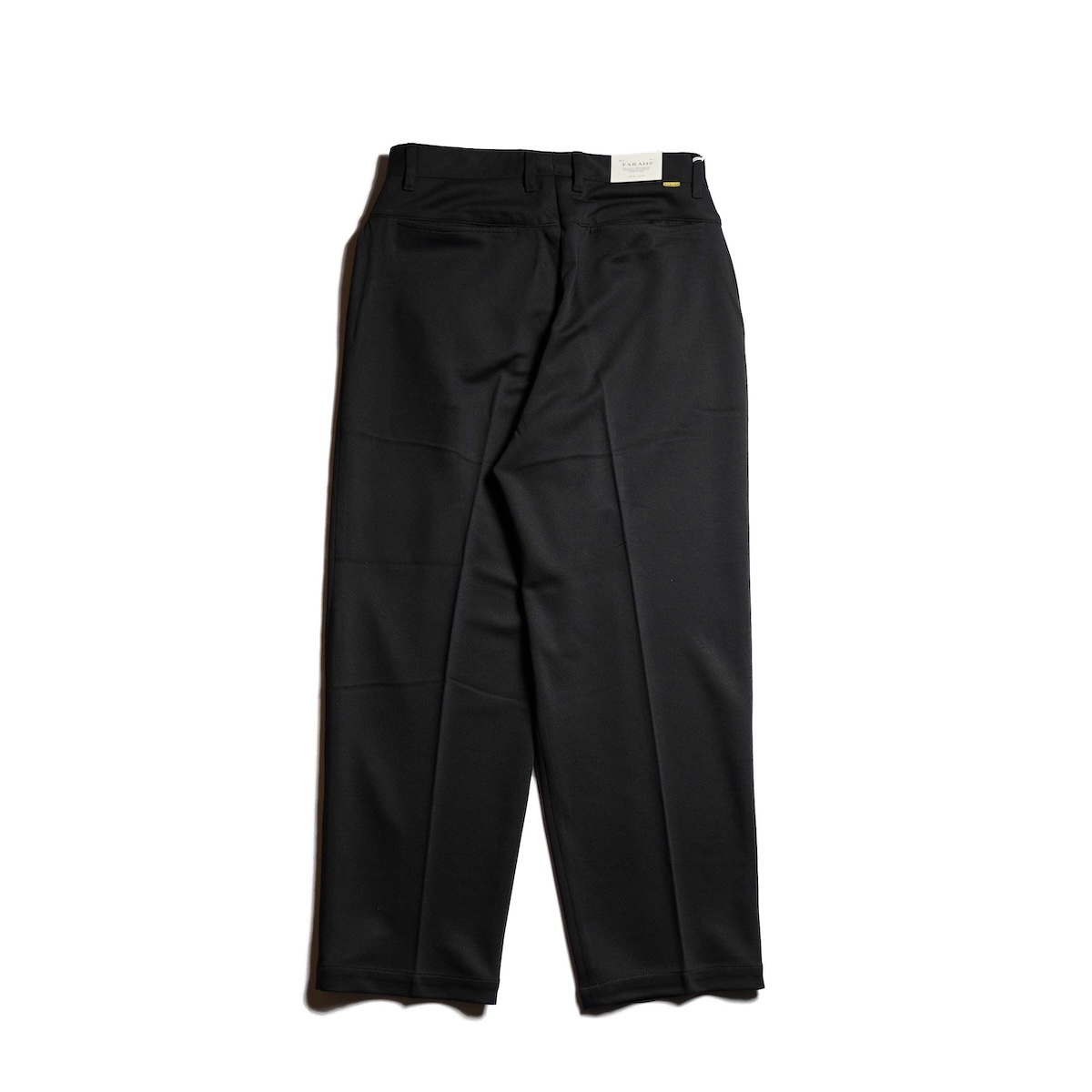 FARAH / Two tuck Wide Tapered Pants -Twill Jersey (Black)