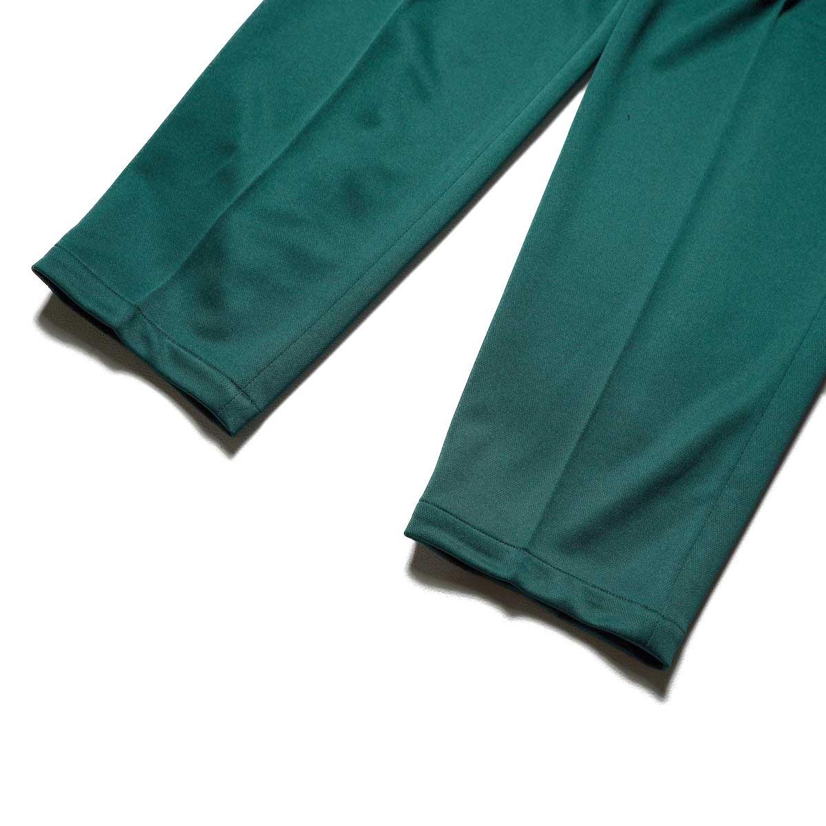 FARAH / Two tuck Wide Tapered Pants -Jersey (Green)