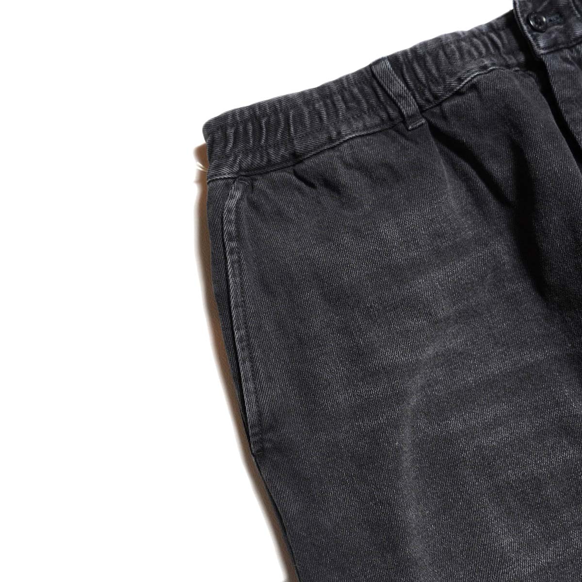 FARAH / Easy Wide Tapered Slacks (Black Vintage)