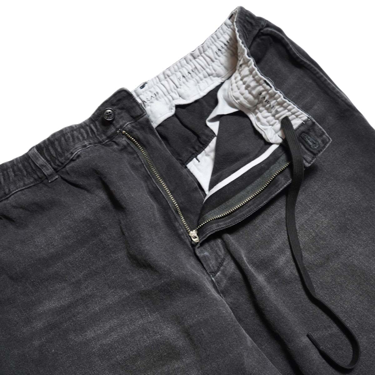 FARAH / Easy Wide Tapered Slacks (Black Vintage)