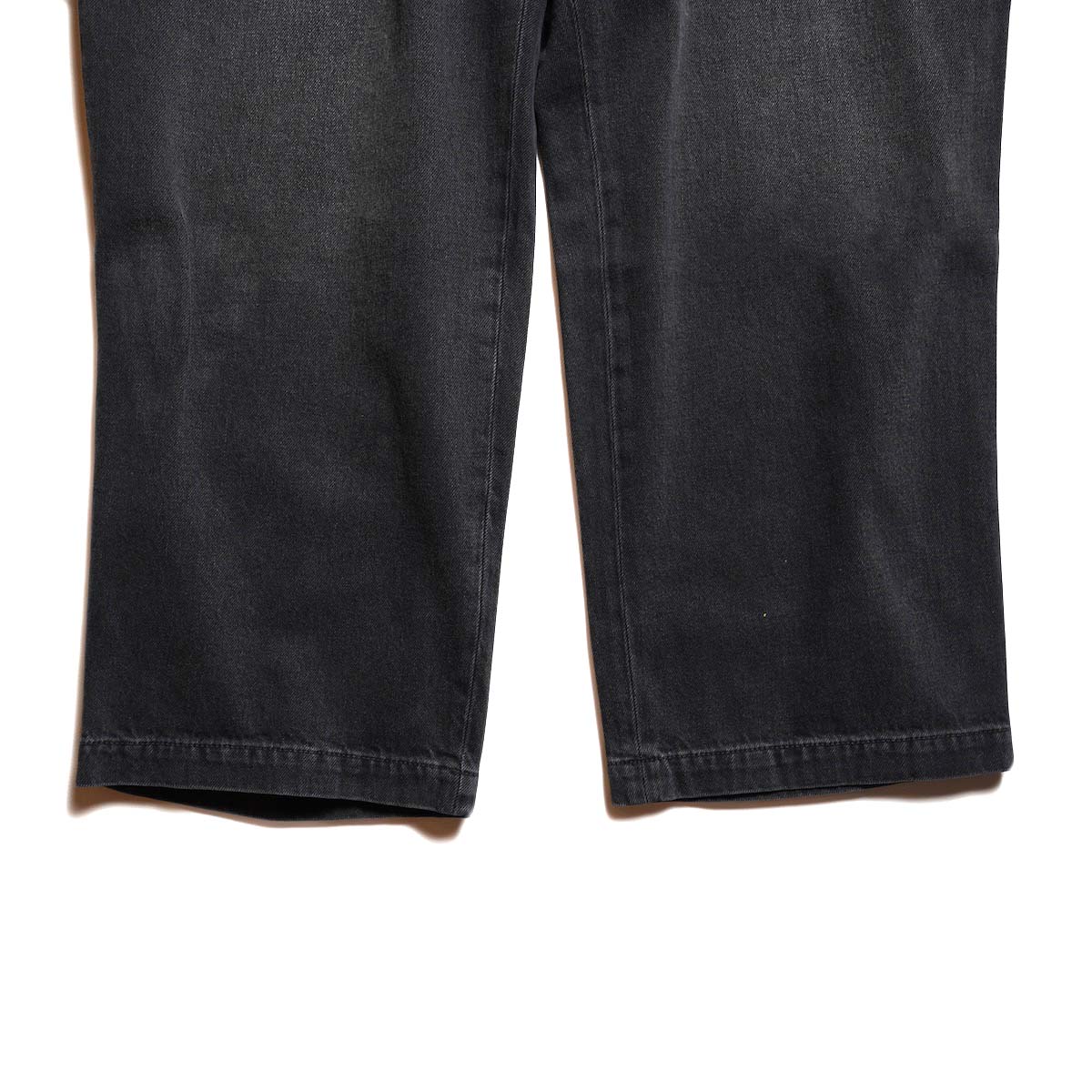 FARAH / Easy Wide Tapered Slacks (Black Vintage)