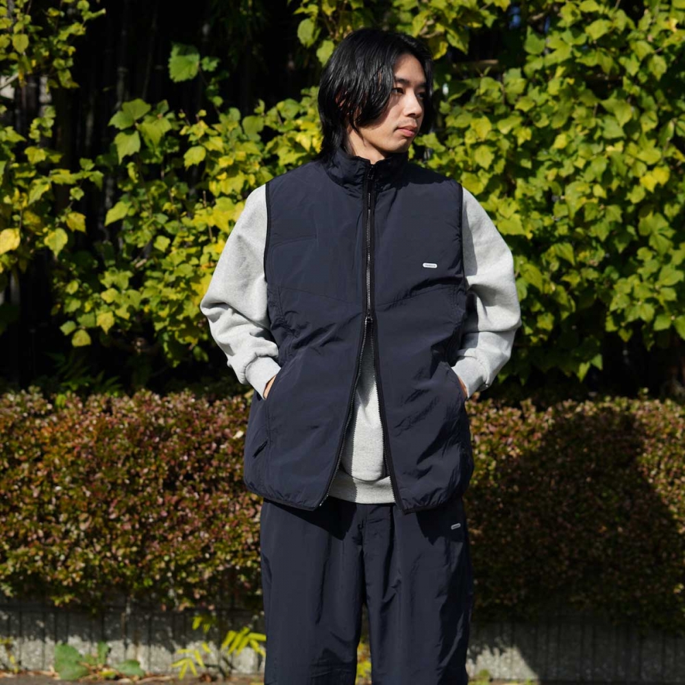 24AW FARAH ファーラー Nylon Zip Up 粗く Vest ベスト 黒