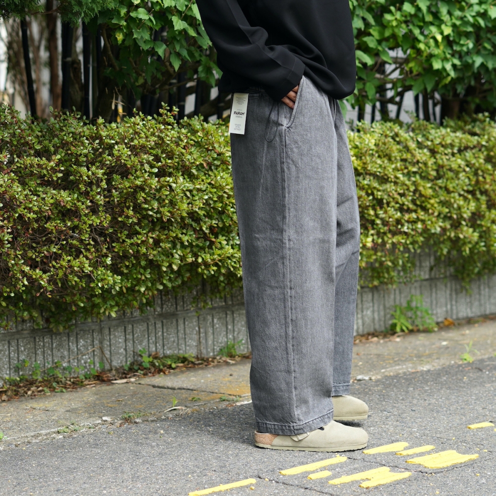 FARAH / Easy Wide Tapered Pants (Black)