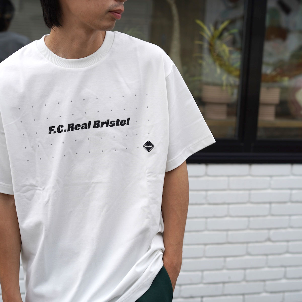【F.C Real Bristol】チームTシャツ/ホワイト ☆送料関税込み☆ F.C.Real Bristol ロゴTシャツ ホワイト Sサイズ - メルカリ