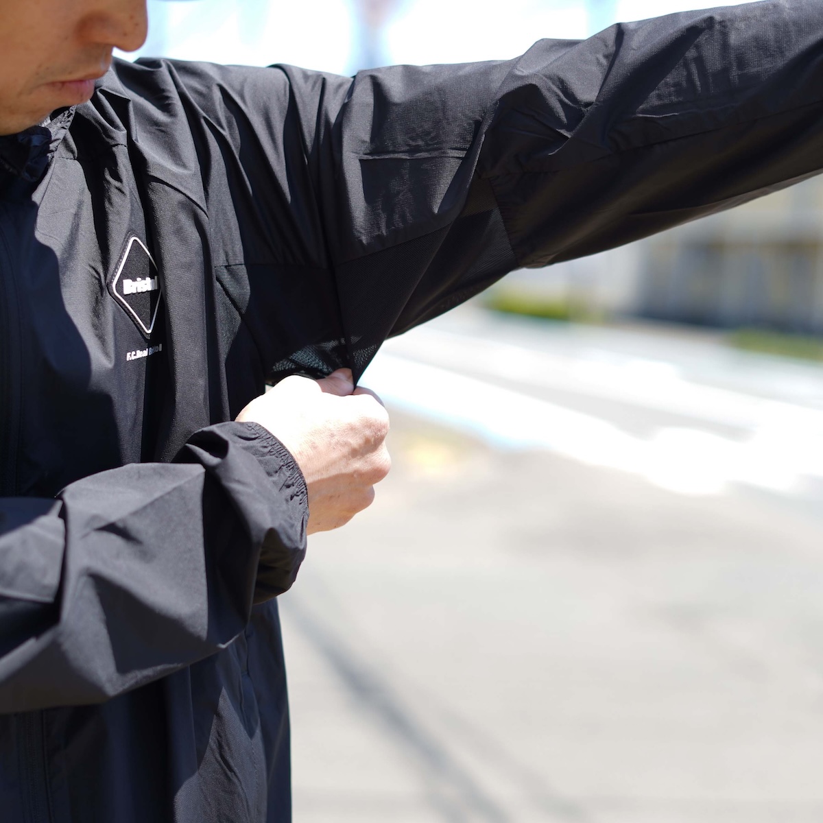 F.C.Real Bristol / LIGHT WEIGHT BREATHABLE PACKABLE HOODIE (Black)