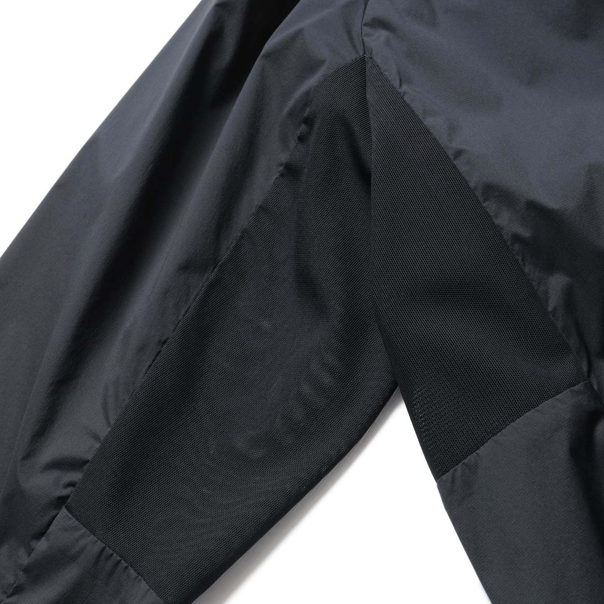 F.C.Real Bristol / LIGHT WEIGHT BREATHABLE PACKABLE HOODIE (Black)