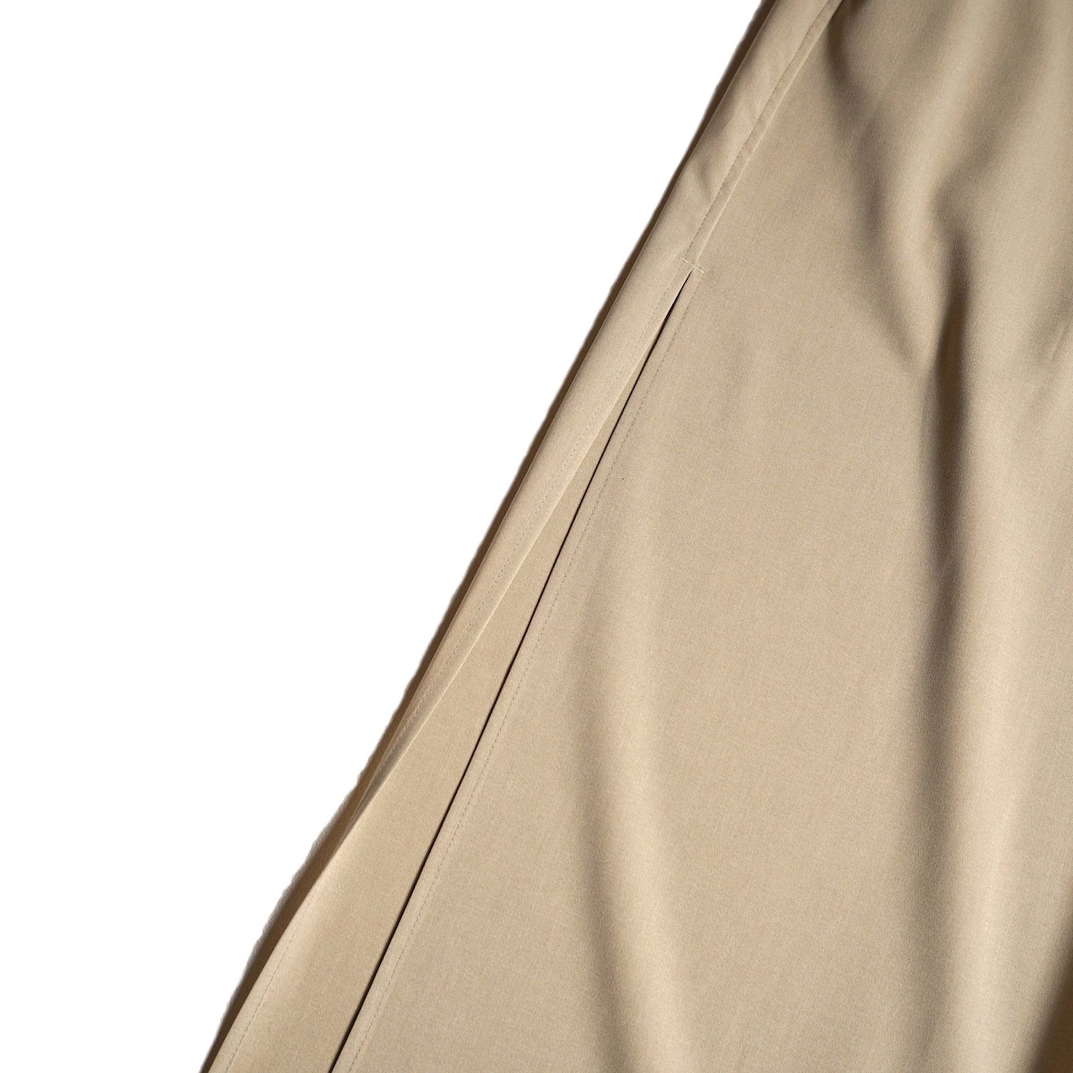 HYKE / MAXI SHIRT DRESS (Beige) スリット