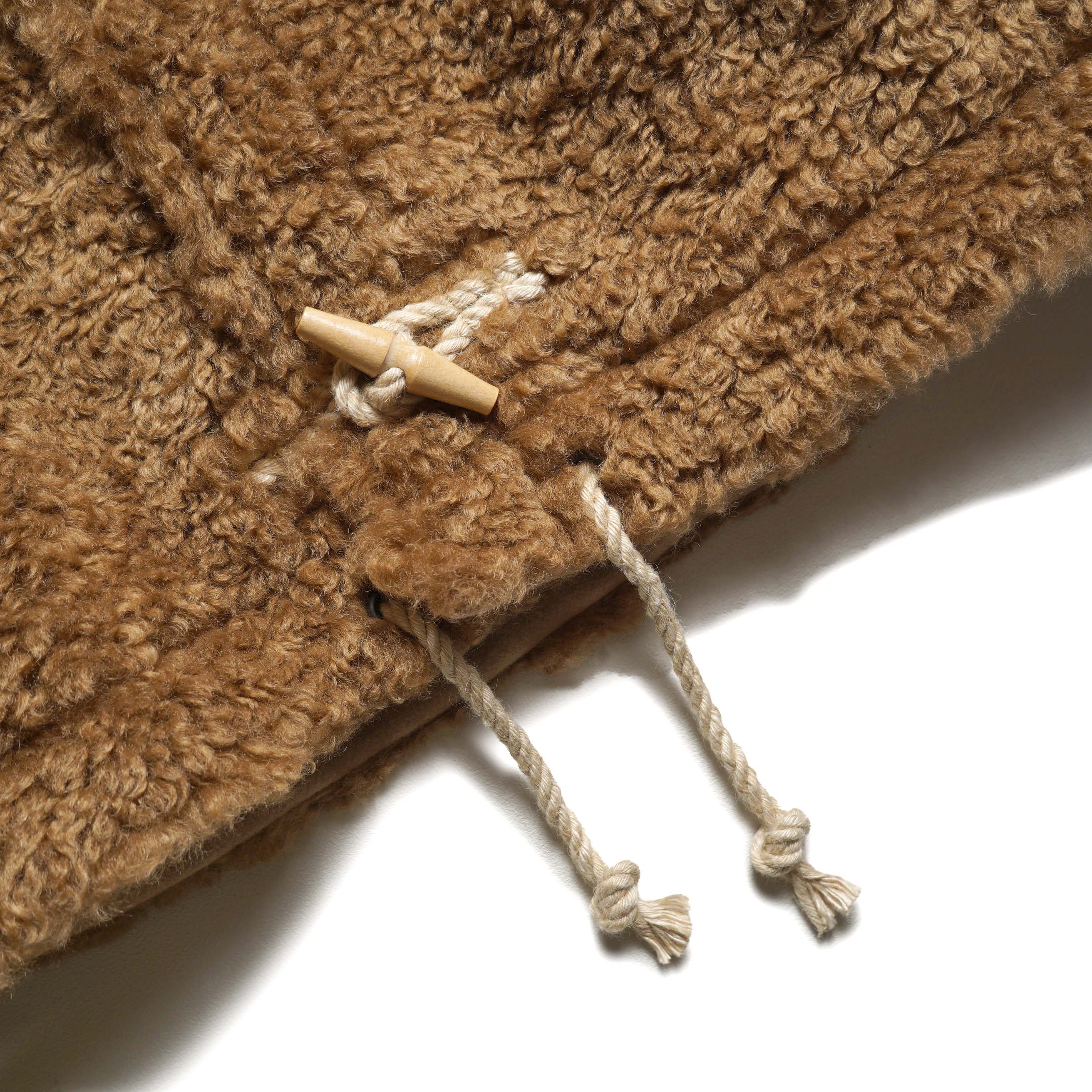 HYKE / DOUBLE FACE FAUX SHEARLING DUFFLE JACKET (Beige) 裾