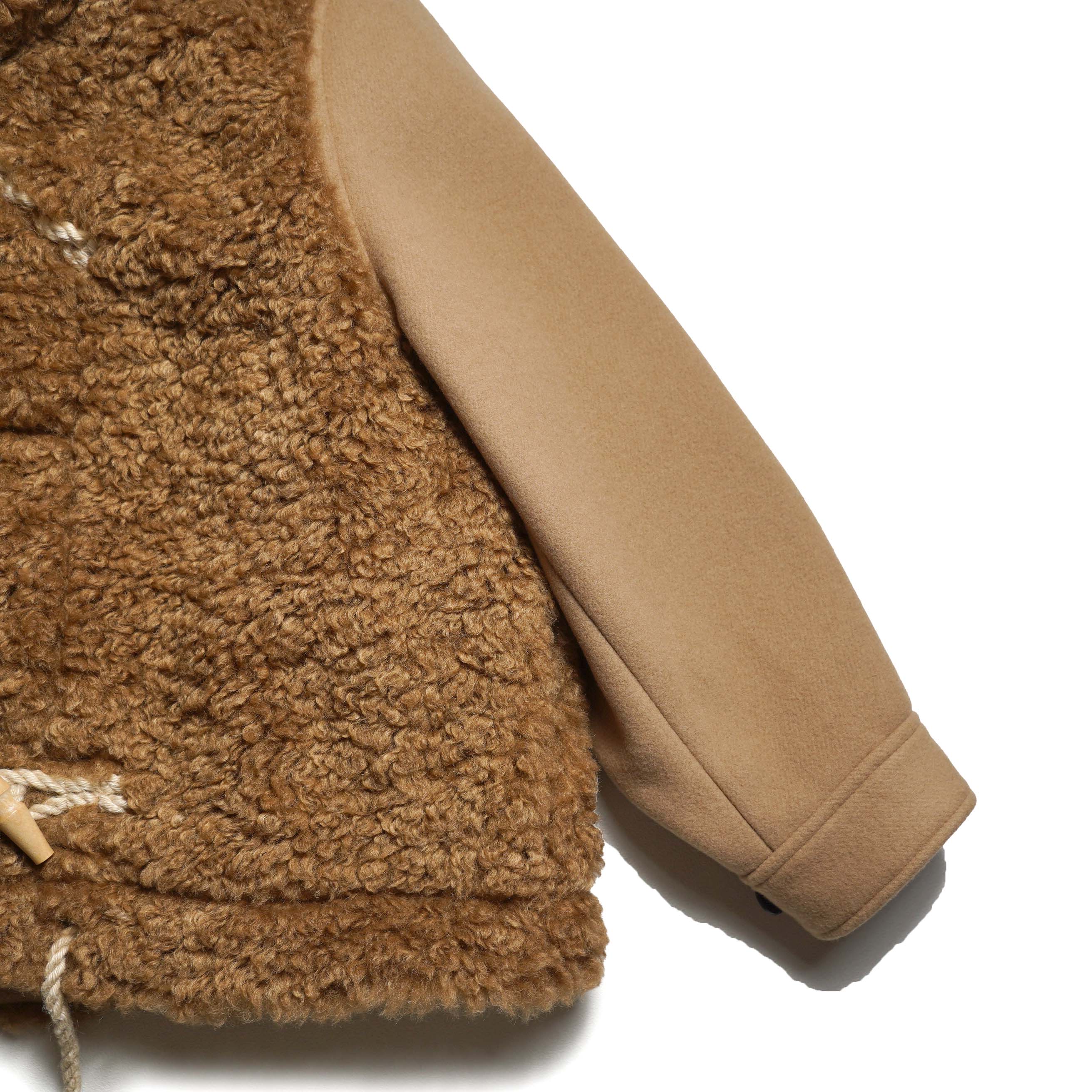 HYKE / DOUBLE FACE FAUX SHEARLING DUFFLE JACKET (Beige) 袖